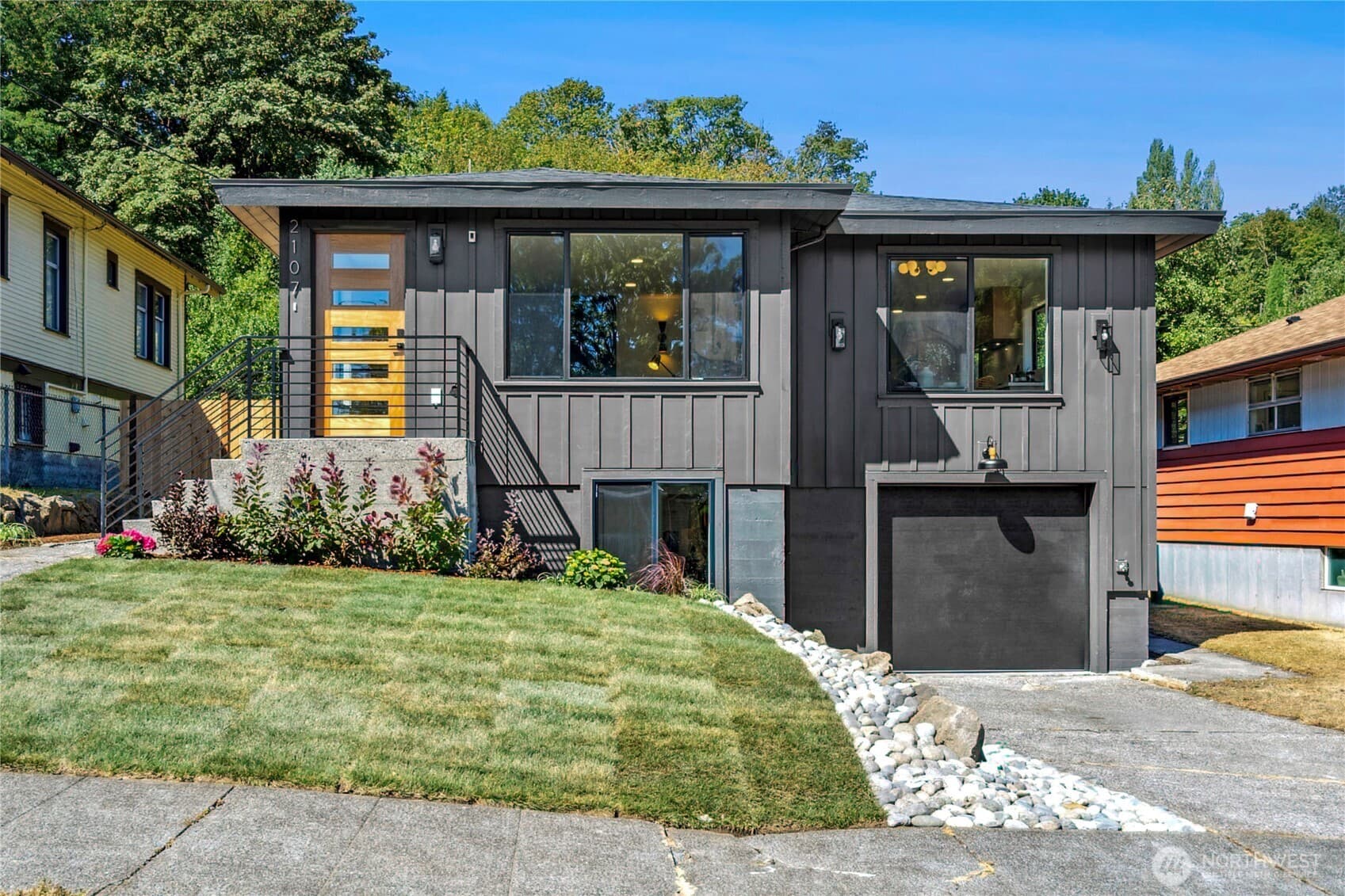 North Beacon Hill Charmer - Image 1