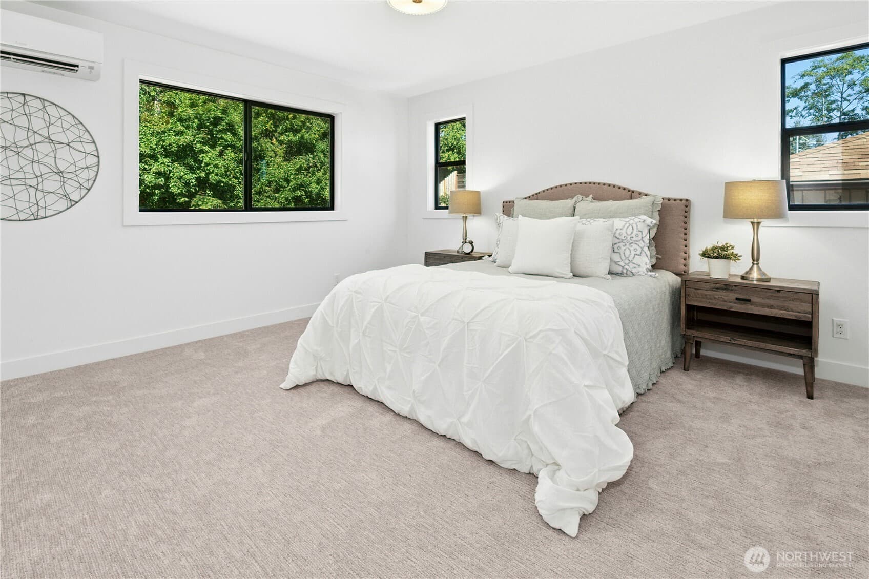 North Beacon Hill Charmer - Image 12