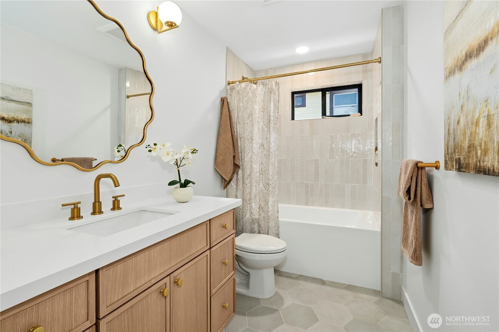 North Beacon Hill Charmer - Image 19