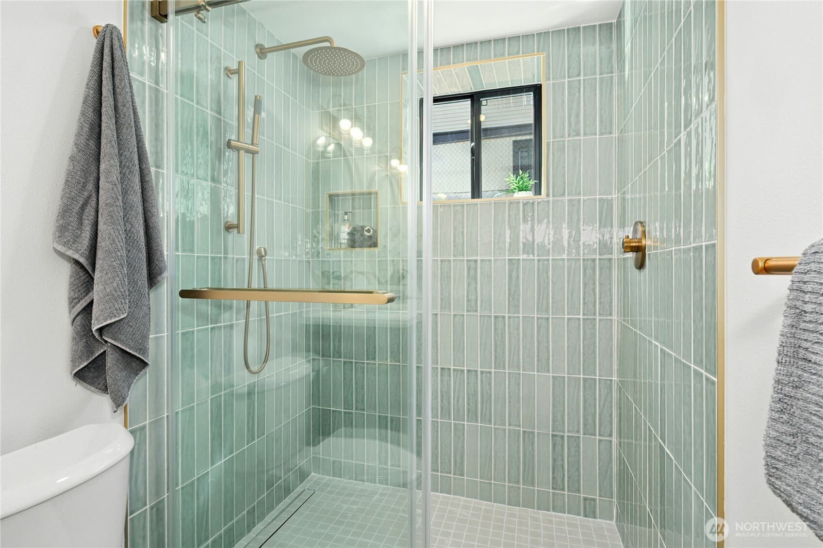 North Beacon Hill Charmer - Image 28