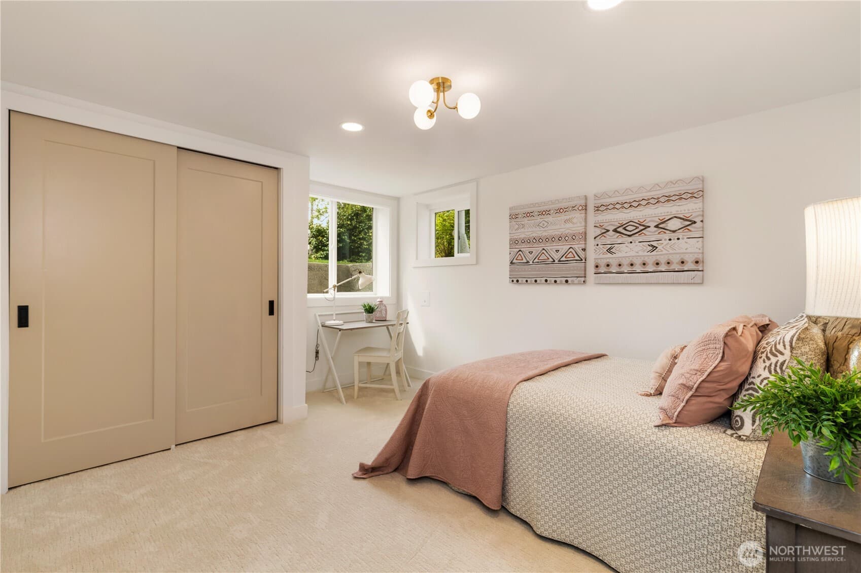 Matthews Beach Cottage - Image 22