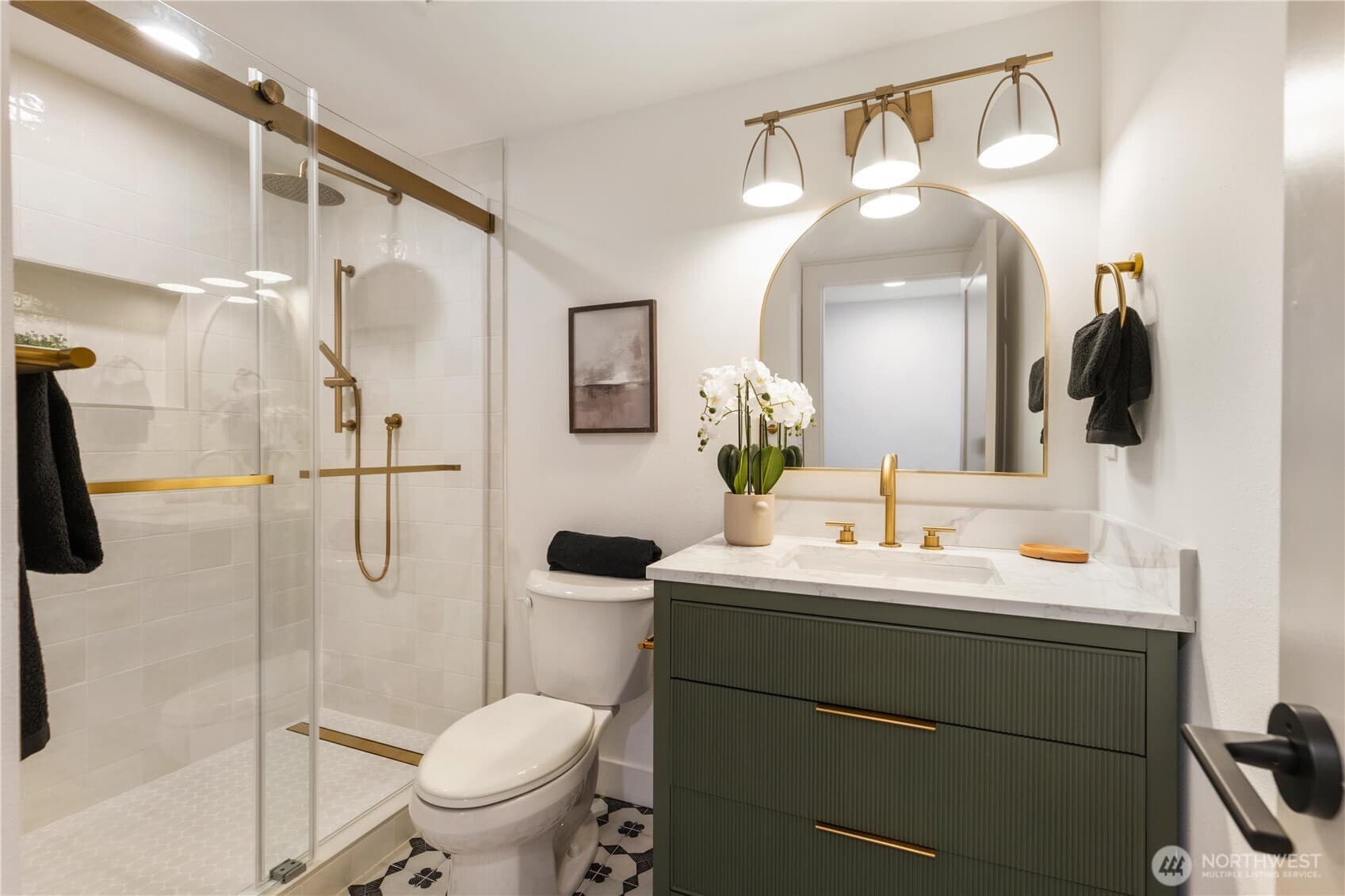 Matthews Beach Cottage - Image 23