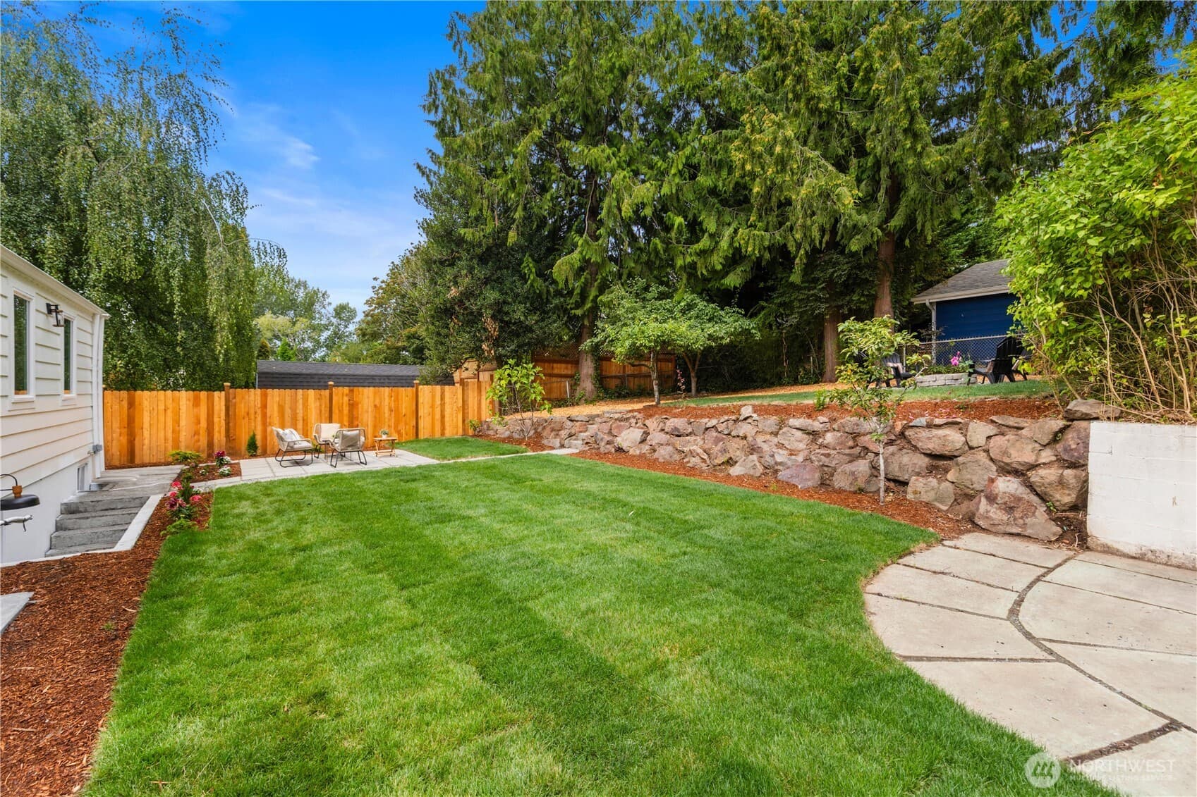 Matthews Beach Cottage - Image 28