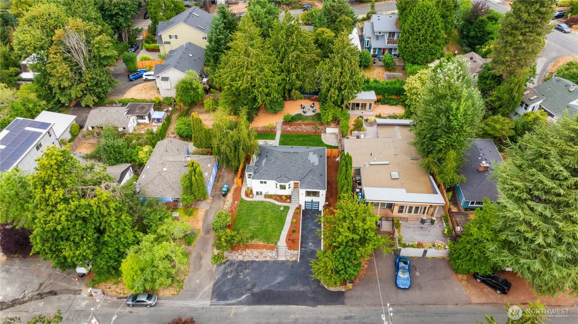 Matthews Beach Cottage - Image 32