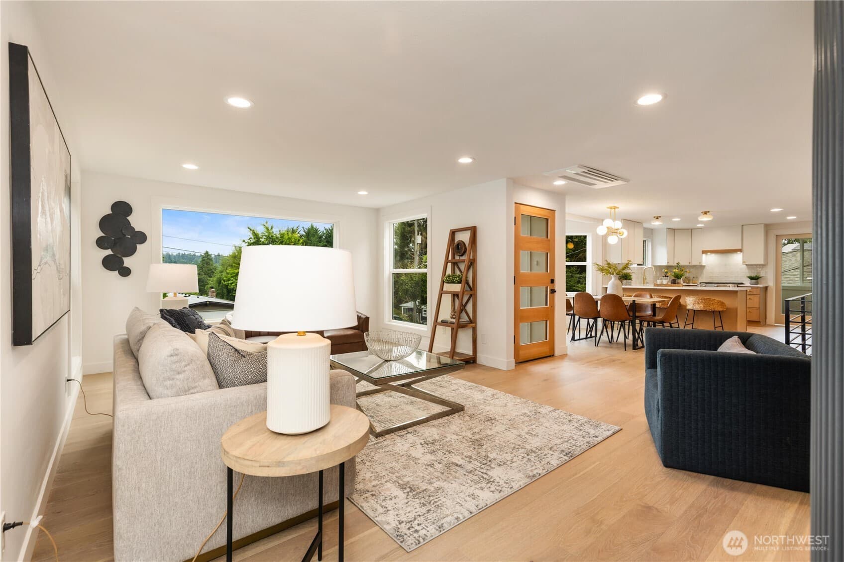 Matthews Beach Cottage - Image 5