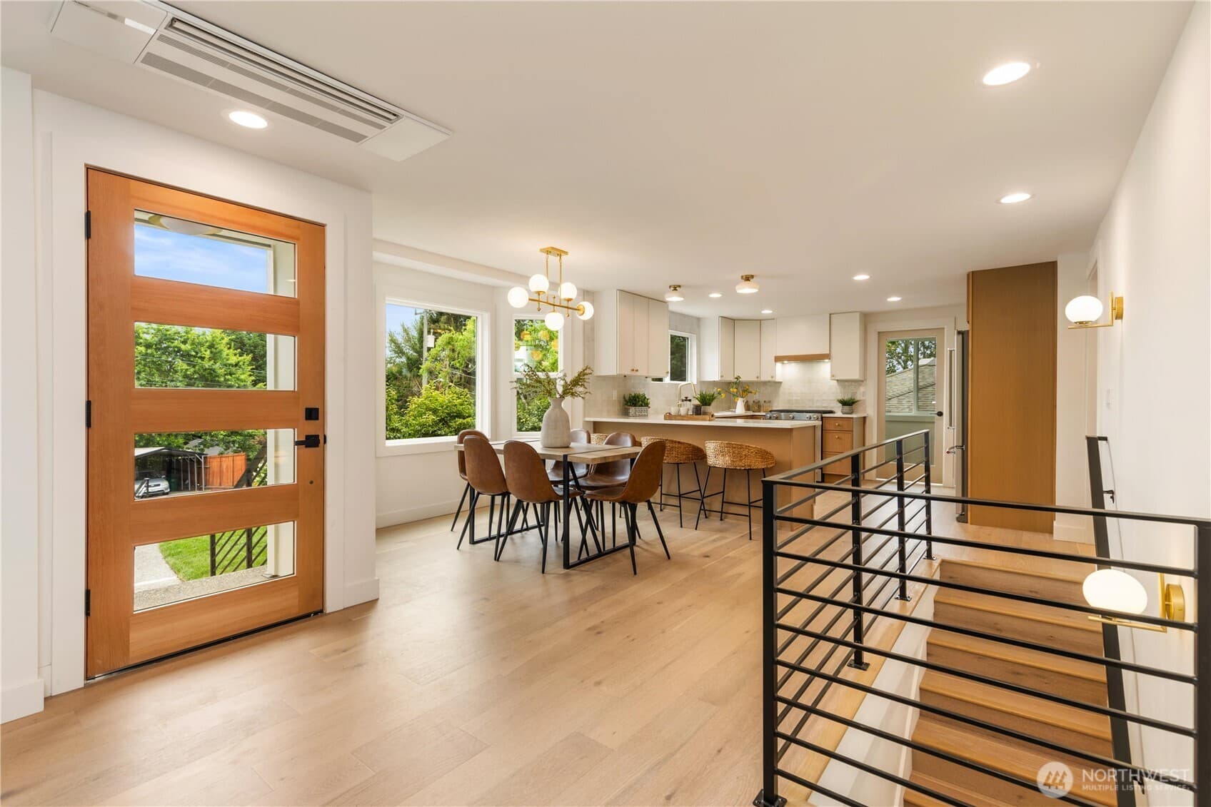 Matthews Beach Cottage - Image 6